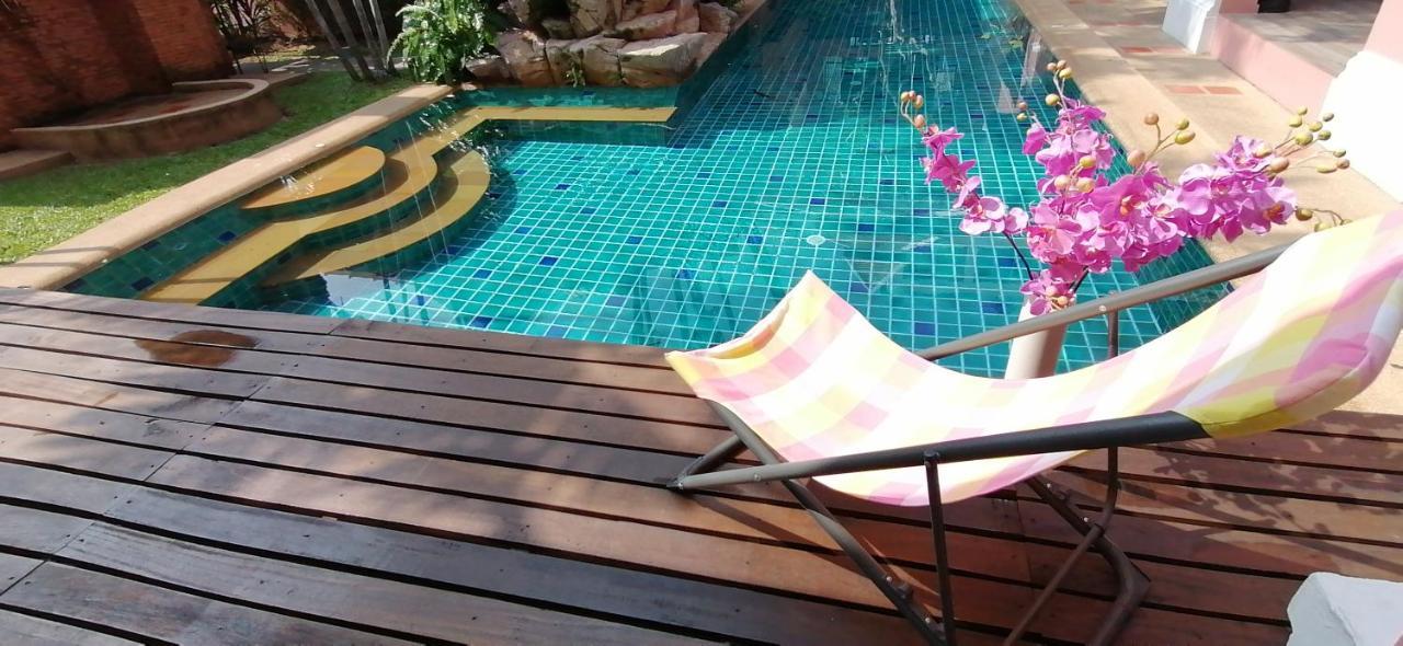 พระตำหนักวิลล่า 10 ห้องนอน พร้อมสระว่ายน้ำส่วนตัว Pattaya Exterior foto